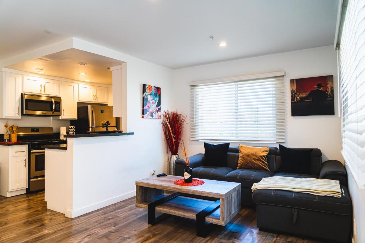 לוס אנג'לס Modern Remodeled 1-Bedroom Close To Hollywood Walk Of Fame With Parking מראה חיצוני תמונה