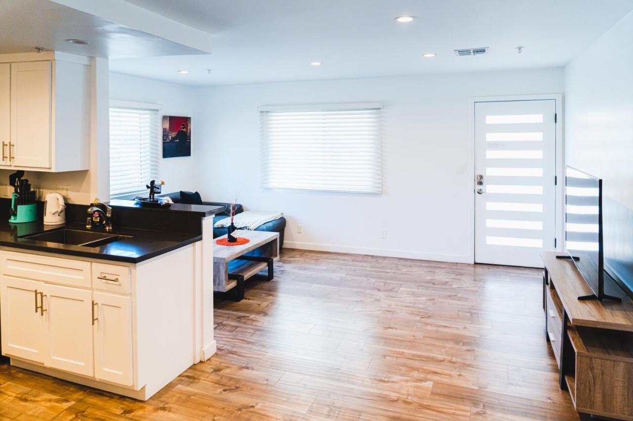 לוס אנג'לס Modern Remodeled 1-Bedroom Close To Hollywood Walk Of Fame With Parking מראה חיצוני תמונה